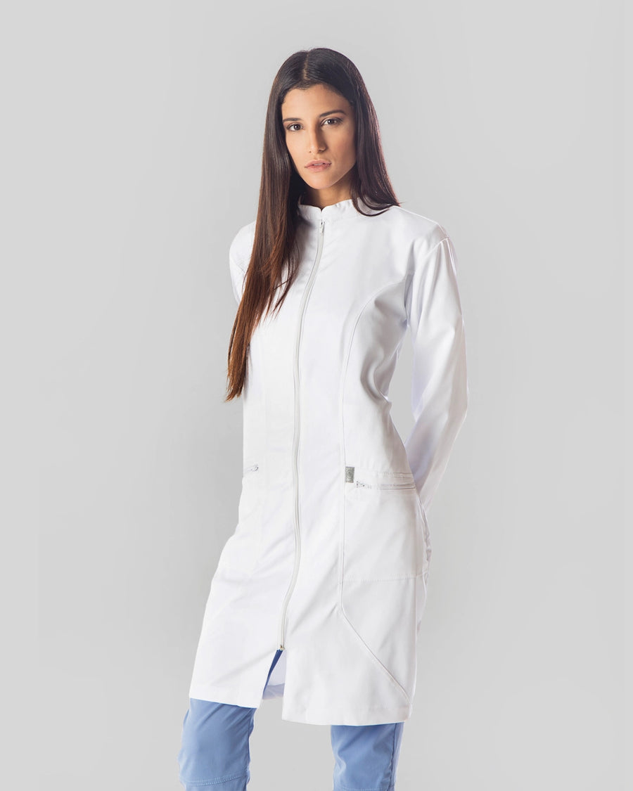 batas medicas para mujer modelo elite color blanco, bata medica elite mujer cerrada