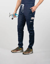 Load image into Gallery viewer, uniformes medicos hombre pantalon modelo mao denim

