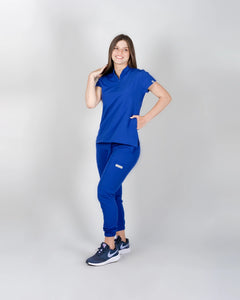 uniformes medicos modernos modelo mao con pantalón jogger de mujer en tela licrada antifluidos color azul rey