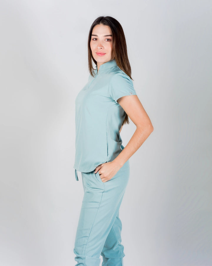 uniformes medicos modernos modelo mao de mujer en tela licrada antifluidos color menta
