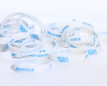 Cargar imagen en el visor de la galería, PULSERAS_WM_SILICONA_UV_CAMBIA_COLOR

