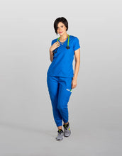 Load image into Gallery viewer, uniforme medico para mujer modelo barb color azul rey
