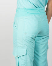 Load image into Gallery viewer, uniformes de enfermeria color menta dama modelo barbie
