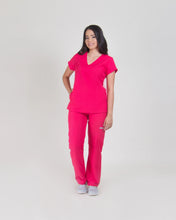 Cargar imagen en el visor de la galería, uniformes de medicina mujer color fucsia
