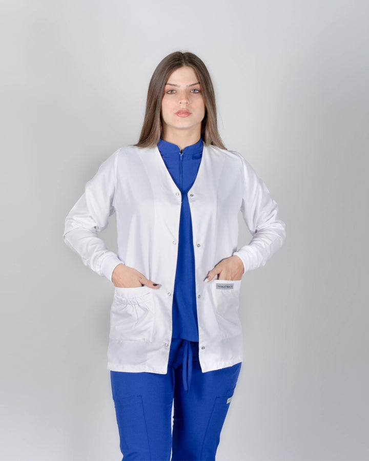uniformes medicos modernos con bata de medico modelo mao de mujer en tela antifluidos licrada color azul rey